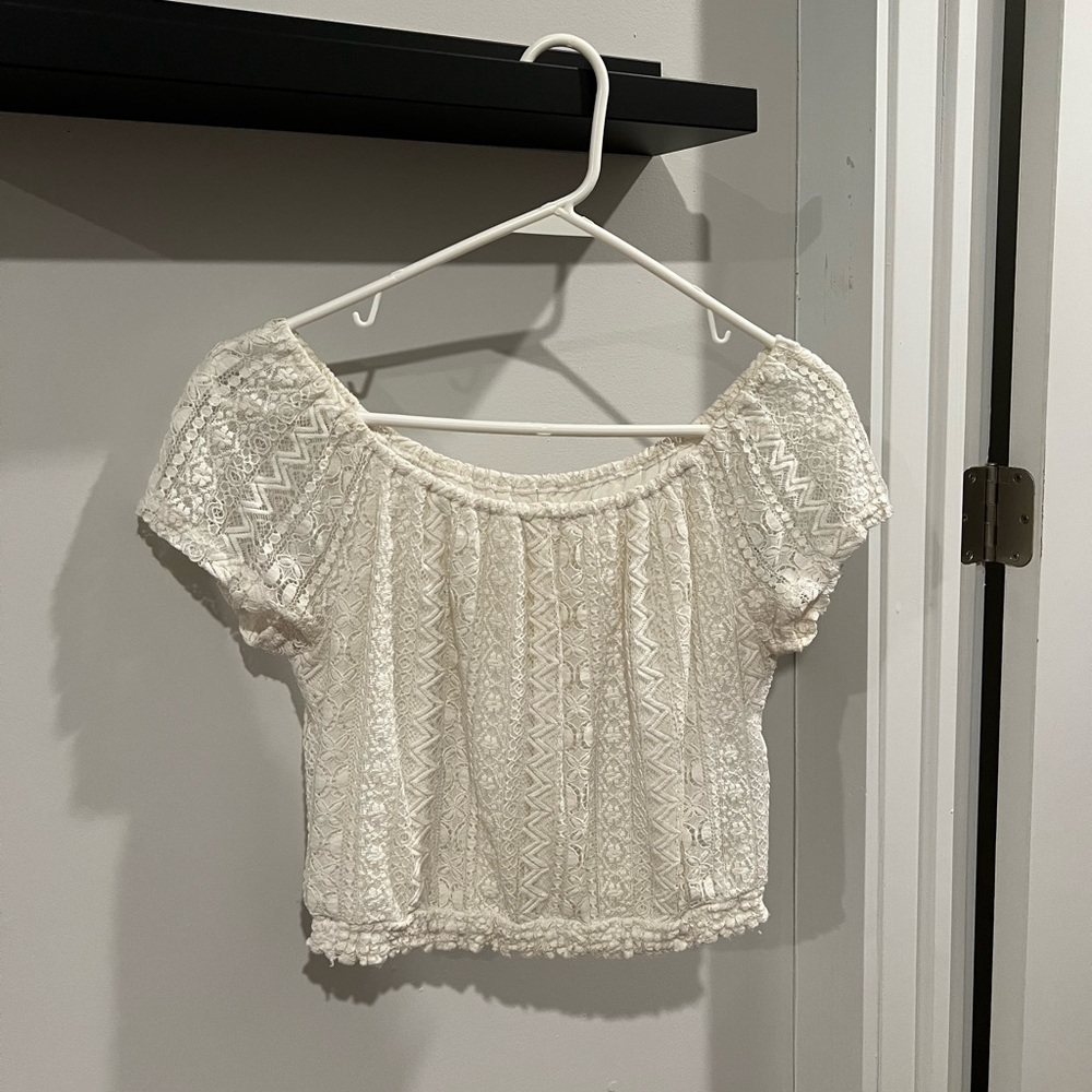 Hollister off the shoulder lace top. Perfect for spring and summer months!